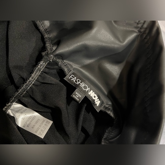 Fashion nova leggings - Picture 3 of 3